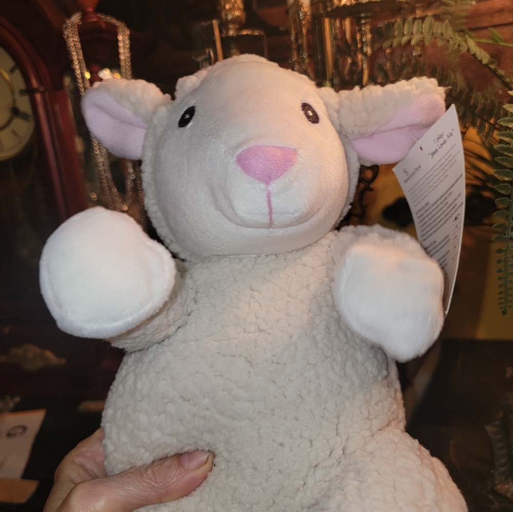 Sherpa Plush Lamb Animated plush toy Sings moves Jesus LOVES ME ♡♡♡ soft cuddly